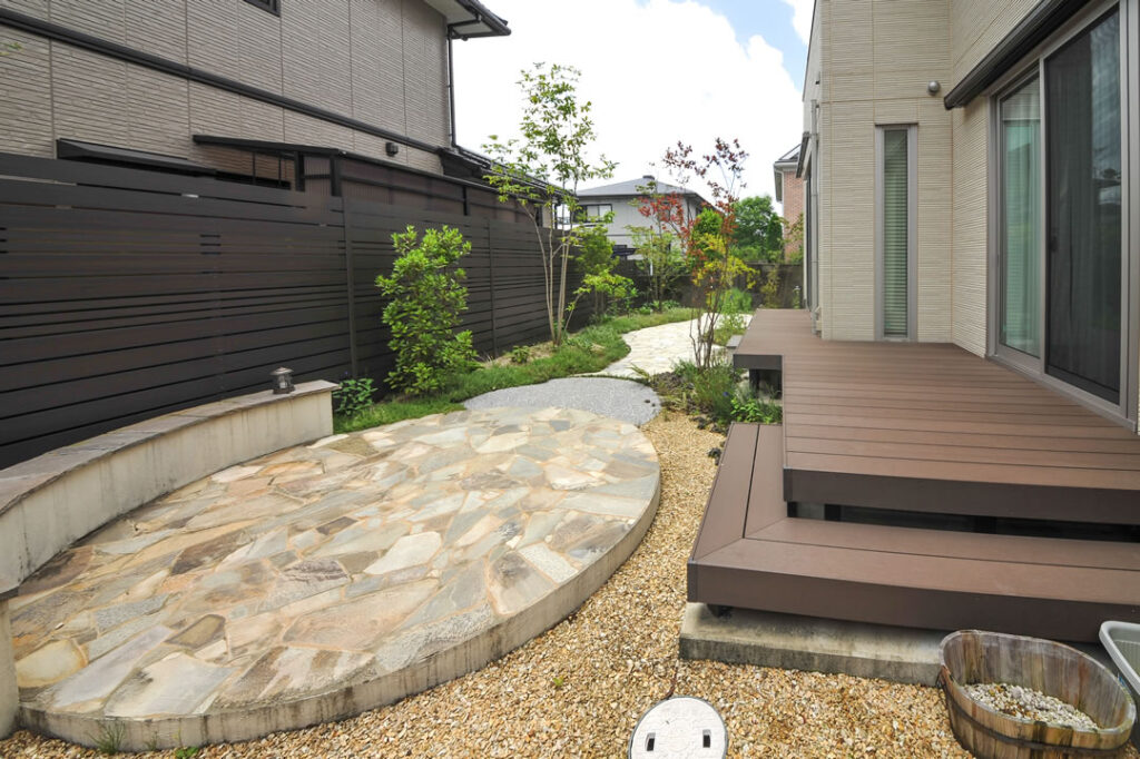 家族団欒と四季を感じる庭